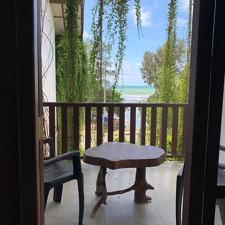 Bed and Breakfast Ceylon Surf Guest And Restaurant Велигама Экстерьер фото