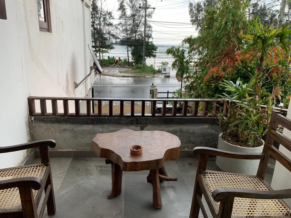 Bed and Breakfast Ceylon Surf Guest And Restaurant Велигама Экстерьер фото