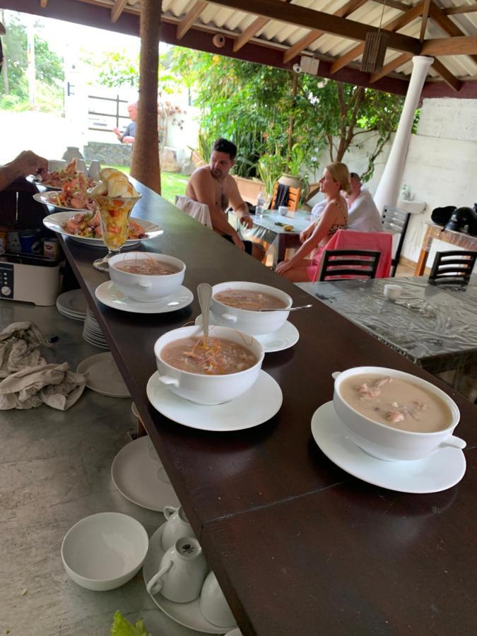 Bed and Breakfast Ceylon Surf Guest And Restaurant Велигама Экстерьер фото