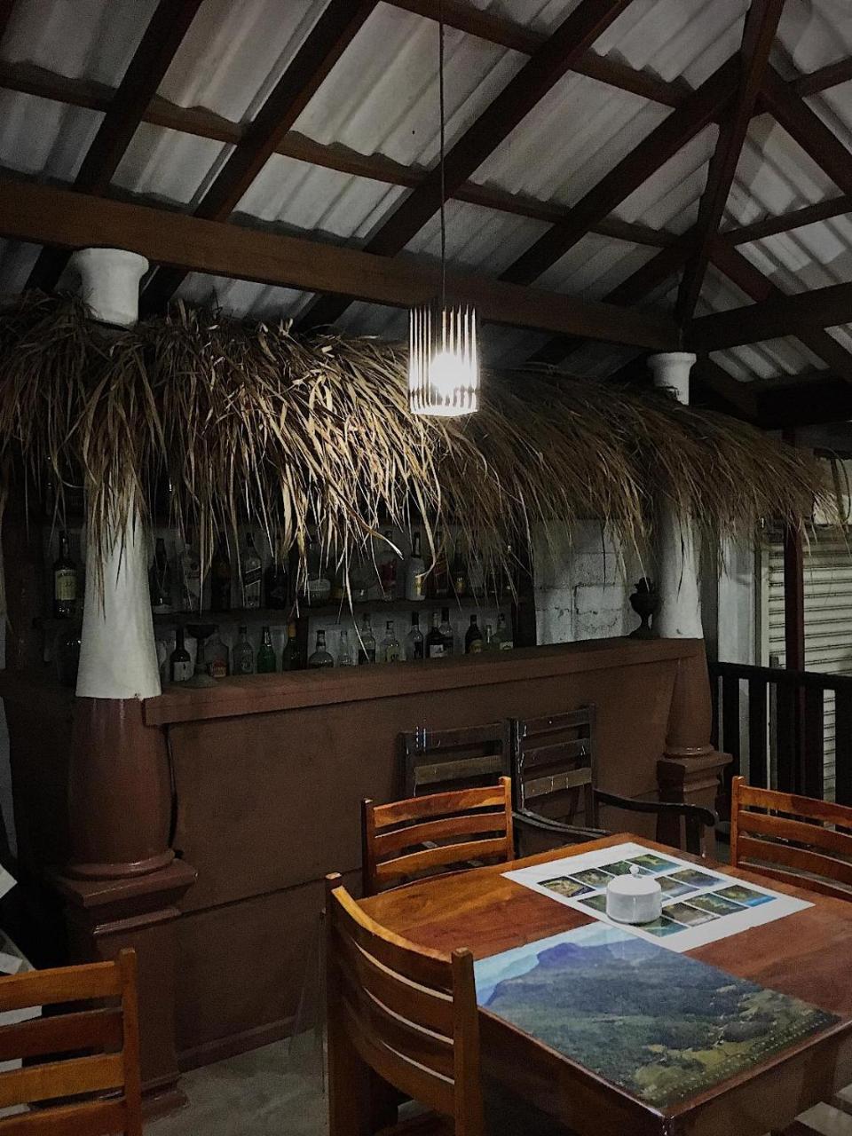 Bed and Breakfast Ceylon Surf Guest And Restaurant Велигама Экстерьер фото